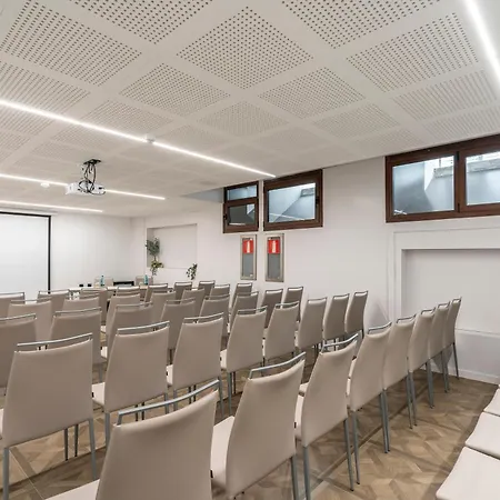 Vincci Palace Hotel 4*