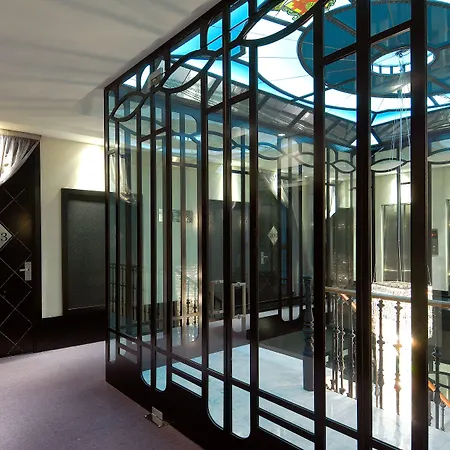 Vincci Palace